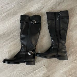 Aerosoles boots never worn
